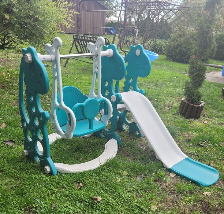 Huśtawka ogrodowa ze zjeżdzalnią