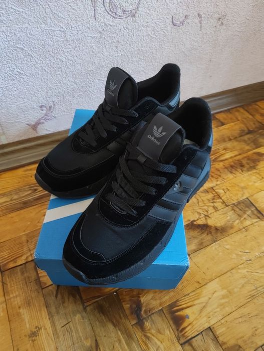 Кросівки Adidas Retropy F2 чорні, розмір 44, нові