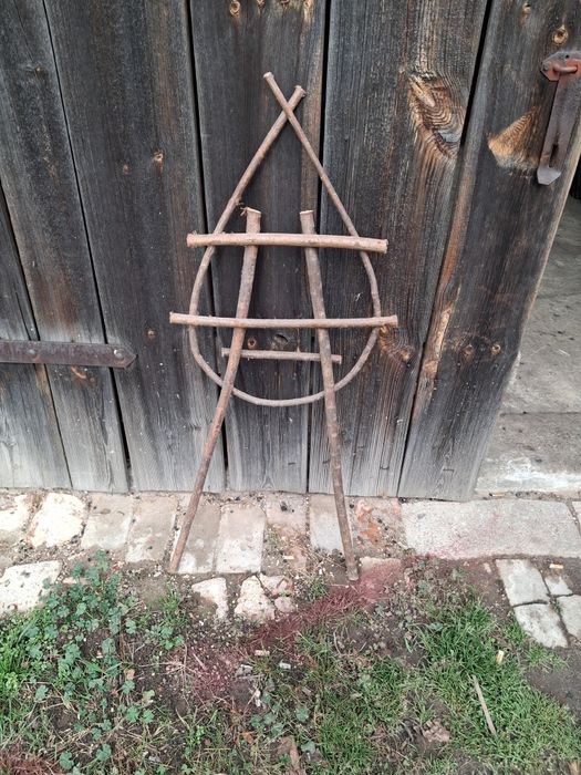 Stojak na wieniec pogrzebowy