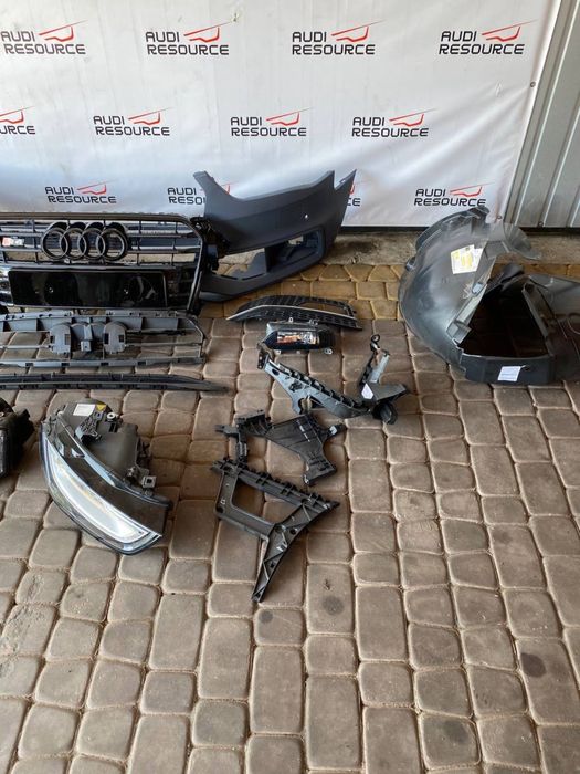 Розборка Audi A4 B8 S-Line запчастини бампер крило фара кронштейн