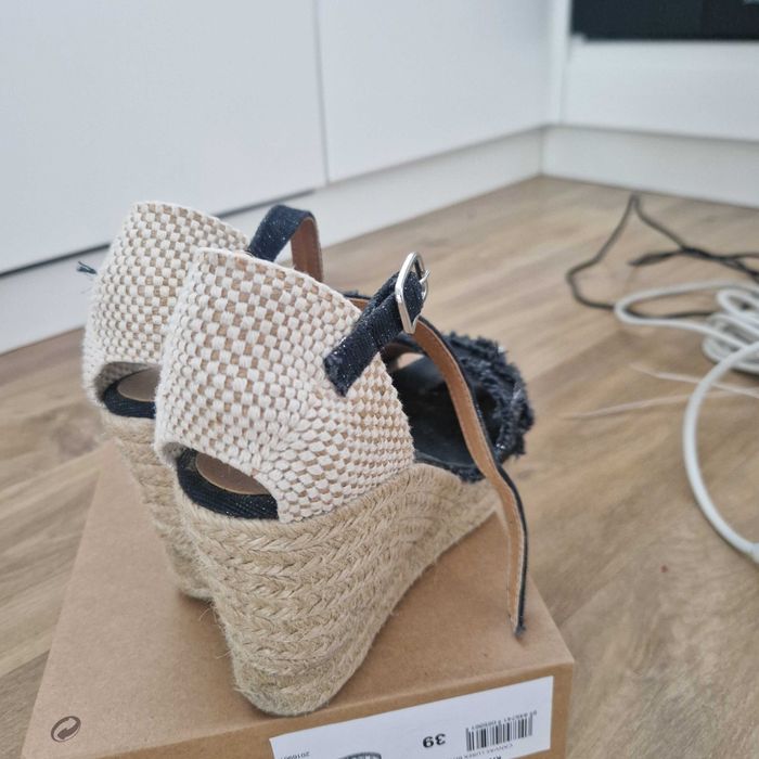 Buty sandały na koturnie KANNA rozm. 39
