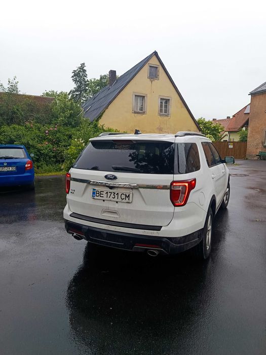 Продаж Ford Explorer