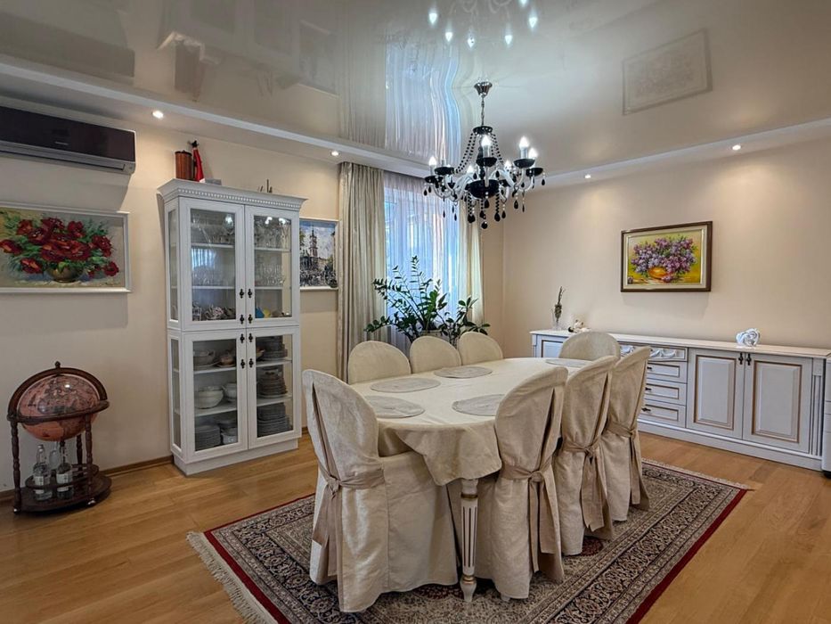 Продаж будинку Левандівка  поруч з озером та парком