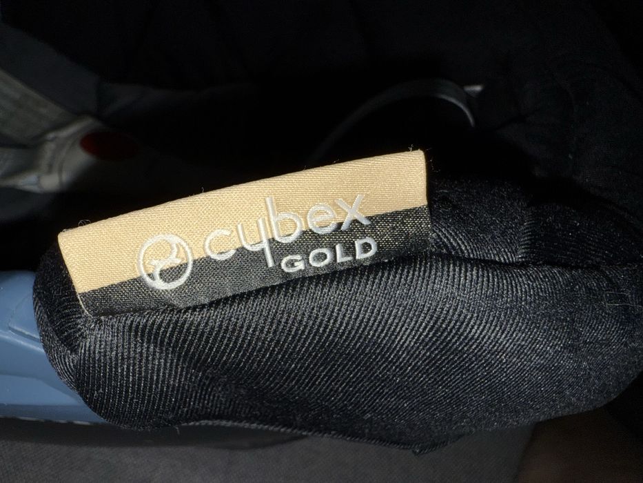 Дитяче автокрісло Cybex Gold (група 0+, від народження до 13 кг).