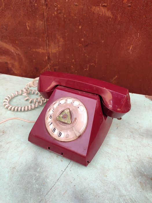 Продам дисковый телефонный аппарат