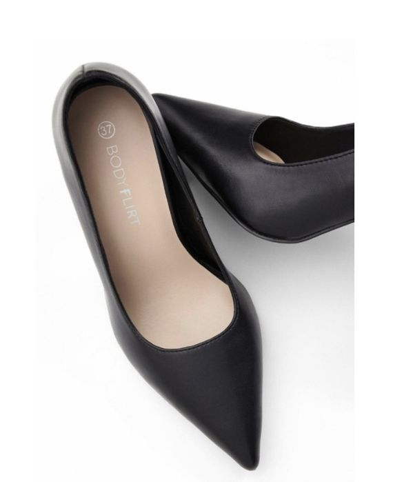 Czarne czółenka damskie