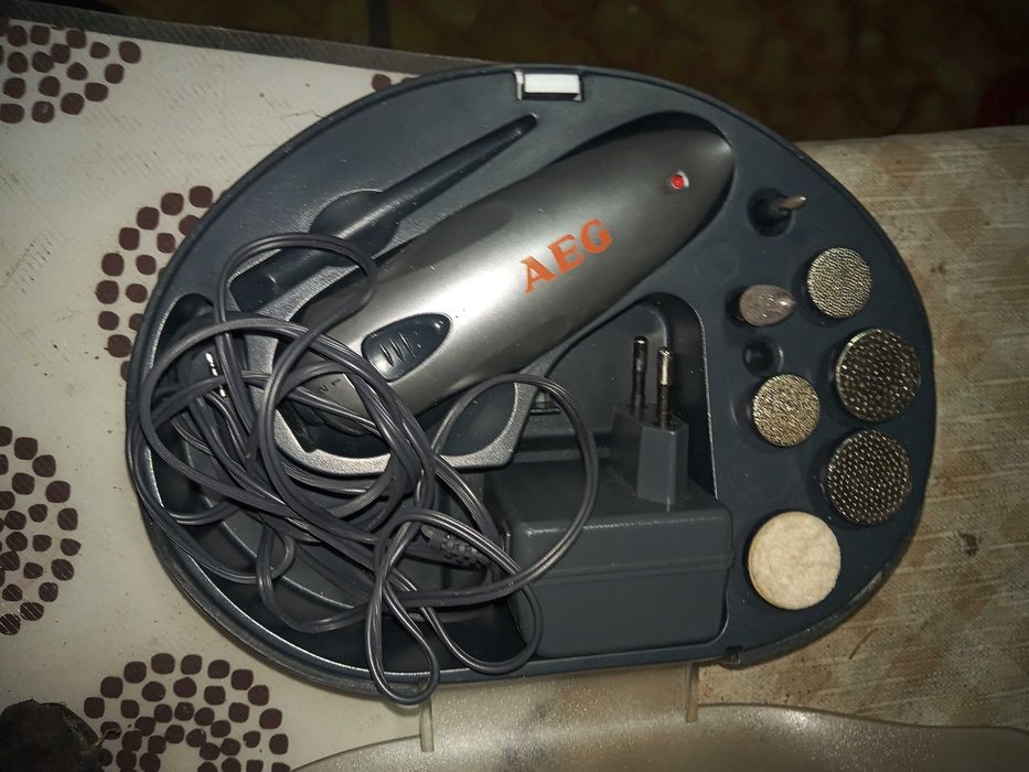 Urządzenie do manicure penicure  sprawne AEG mps 4901