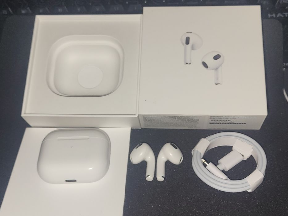 Apple AirPods 3 (3rd Gen) Б/у Повний комплект Wireless Charging
