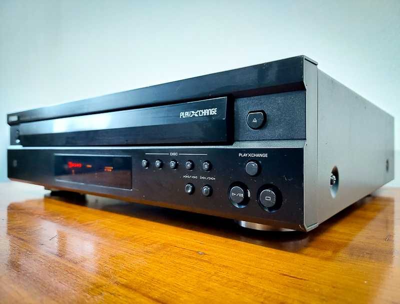 Yamaha Natural Sound Compact Disc Player CDC-585