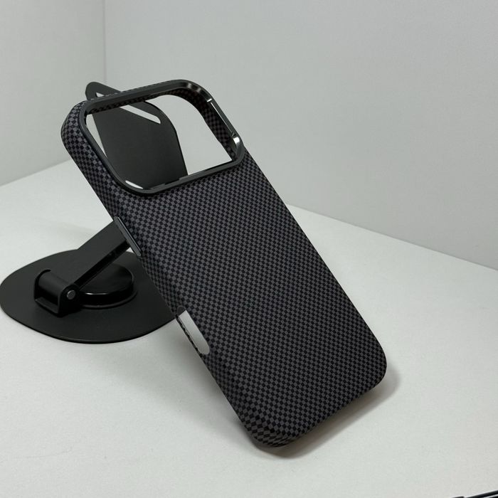 Чохол iphone 17 pro карбоновий. Карбоновый Чехол айфон 17 про