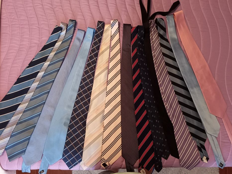 Gravatas de varias marcas