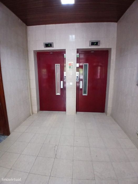Escritório proximo ao metro D. Joao II