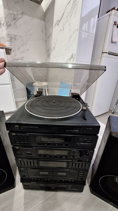 Sistema Hi-Fi completo com gira-discos + colunas (CIE) - AVARIADO

Vendo sistema