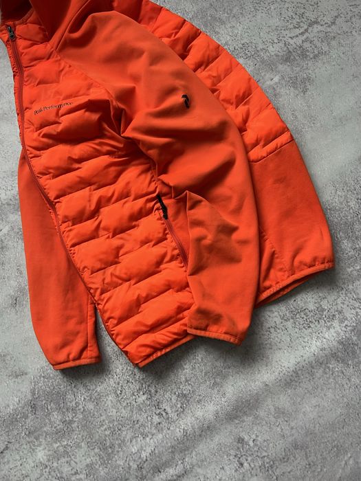 Л(size) Куртка Peak Performance Hybrid Hood гібритна