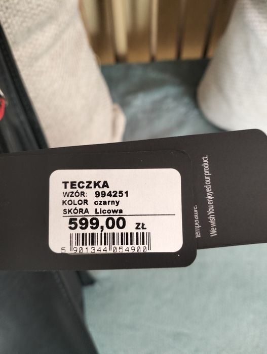 Czarna klasyczna teczka, neseser czarny skórzany Wojas