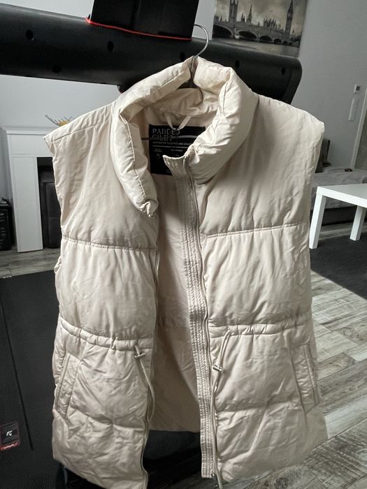 Продаю безрукавку Stradivarius