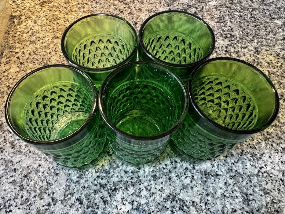5 copos de vidro martelado verdes