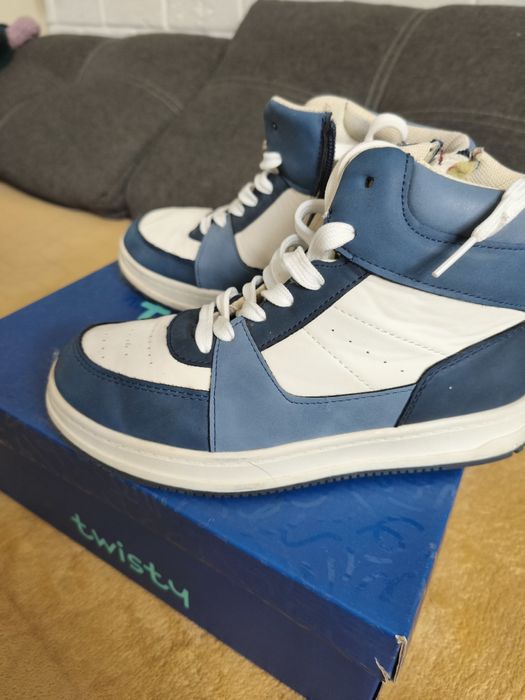 Чоботи, кросівки, кроссовки, ботинки Twisty