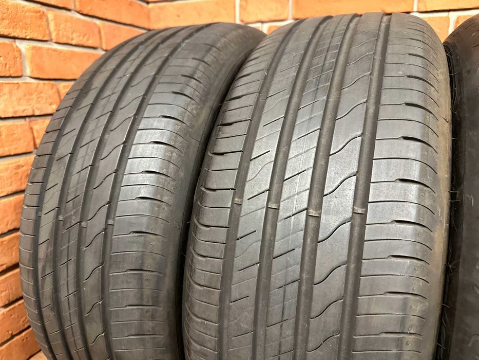 Goodyear EfficientGrip Performance 2 215/55R17 2023