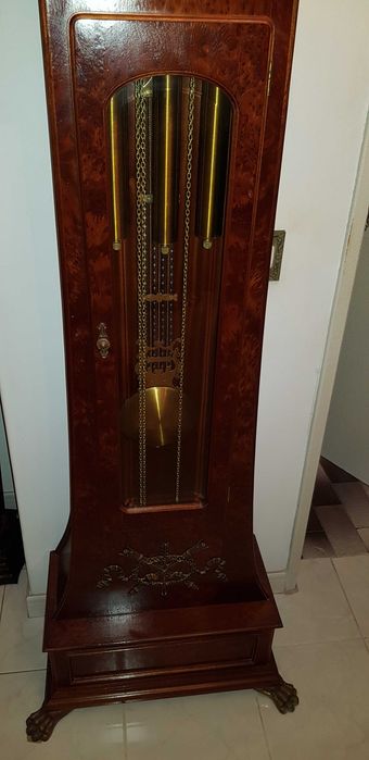 Relógio de Pé Alto-Tempus Fugit