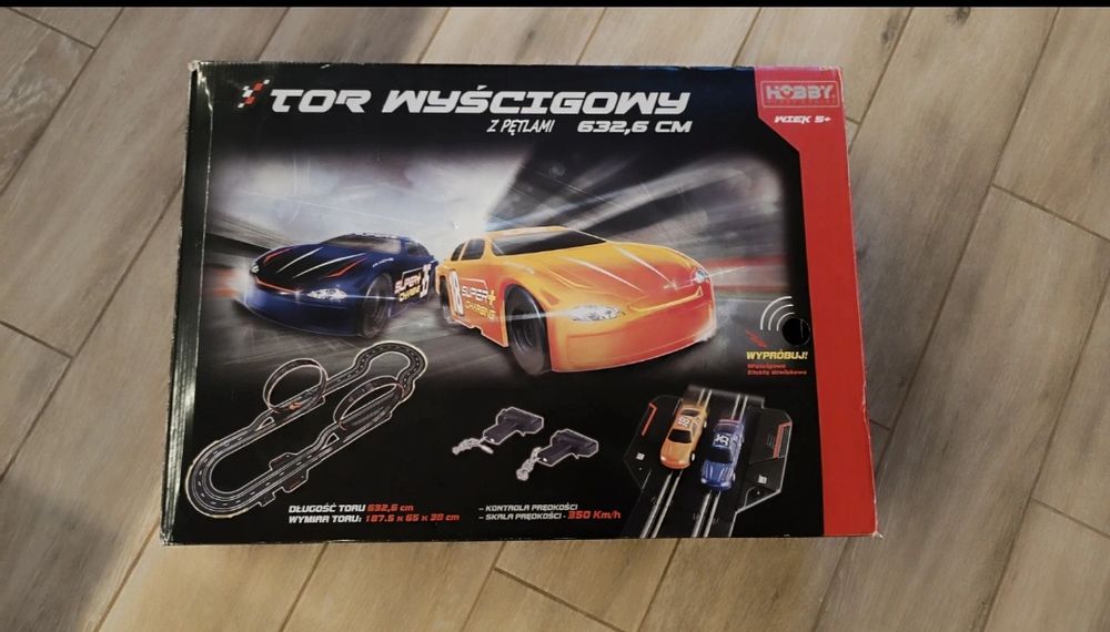 Duży tor samochodowy