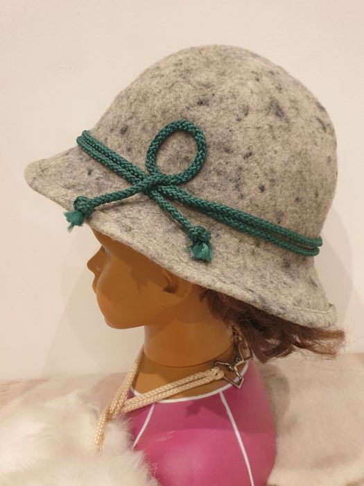 Kapelusz piękny kapelusik 100 procent wełna