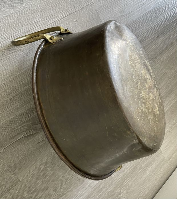 Alguidar antigo em cobre com asas em latão – peça vintage