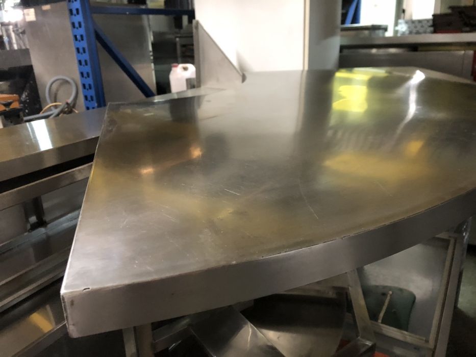 Escaparate em inox com curva como novo