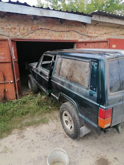 Jeep cherokee XJ 4.0 трехдверный