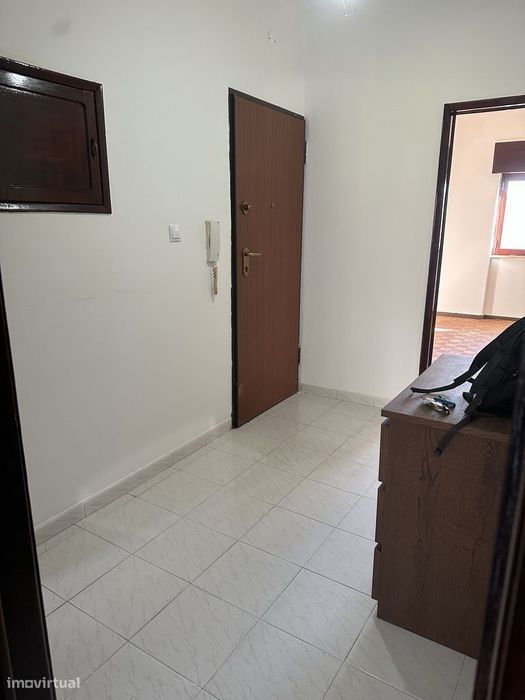 Apartamento T3 espaçoso para arrendamento