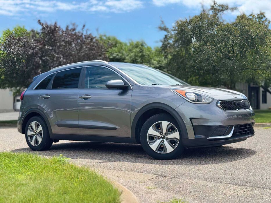 Kia Niro LX      2018