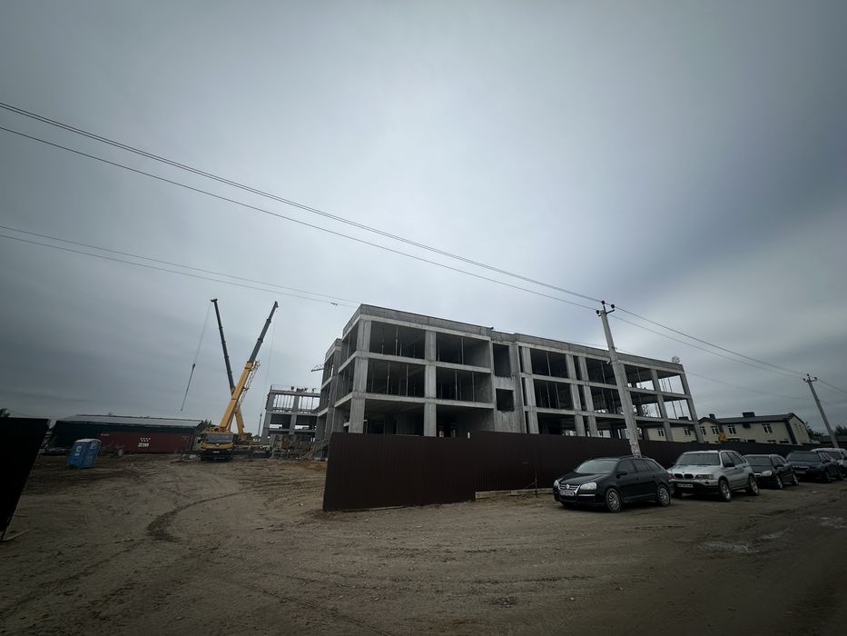 0,30 га (містечко Hensen) фасад 126 м , 300м до школи і до асфальту