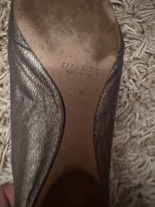 Sabrinas cinzentas brilhantes Zara