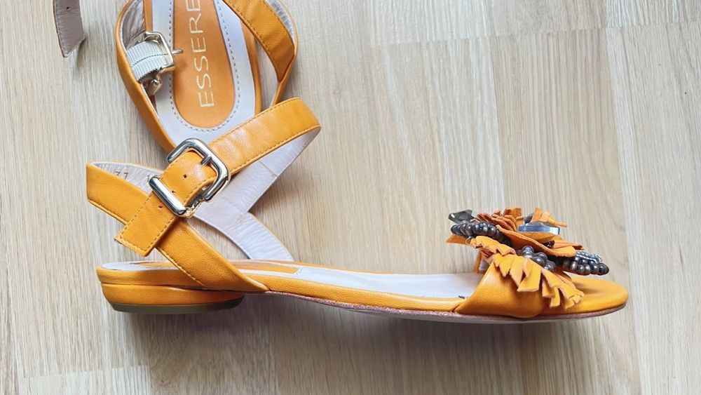 Жіночі босоніжки та туфельки ESSEREmade in Italy EU 38.5 та EU37