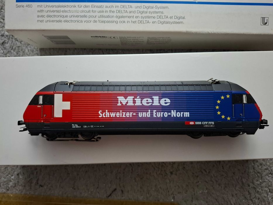 Locomotiva suíça Marklin 34611 série 460 DELTA com caixa