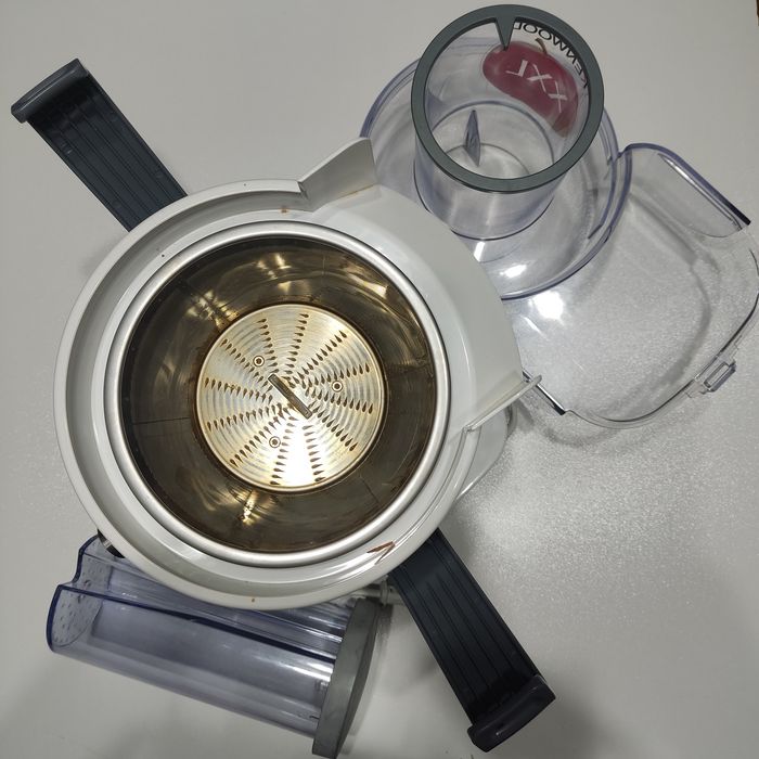 Соковыжималка Kenwood JE 680