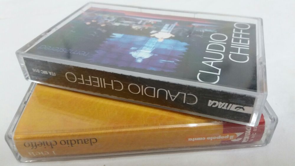 Lote de 2 cassetes audio do cantor italiano Claudio Chieffo