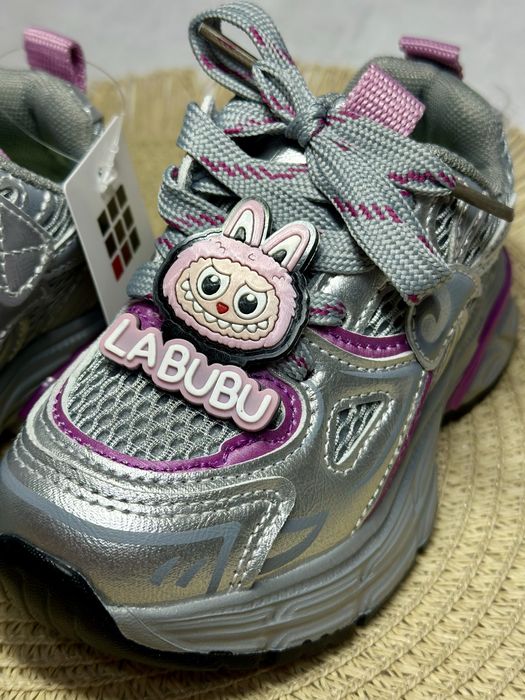 Нові Трендові кросівки для дівчинки з LABUBU