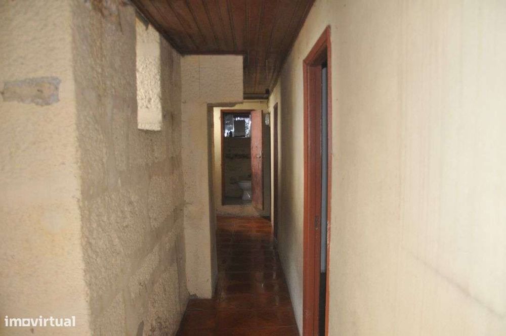 Casa para Restauro em Abação