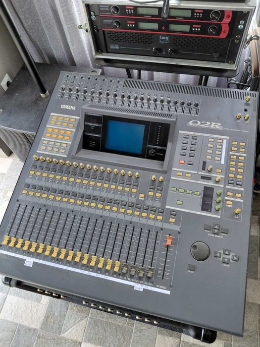 Yamaha O2R Digital Recording проф.цифровой микшерный пульт / студийный