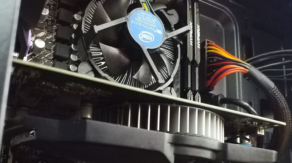 Комп'ютер у повній комплектації+