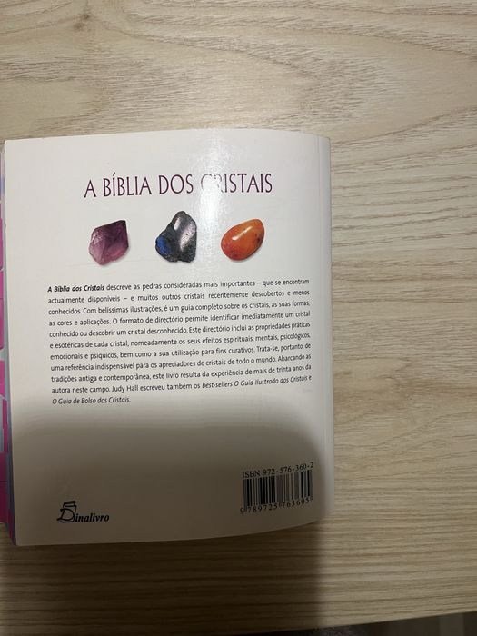 Livro A Bíblia dos cristais