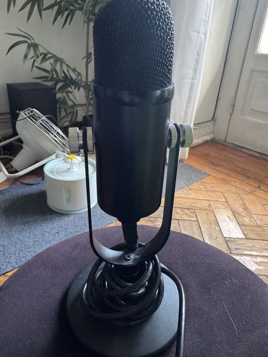 Microfone USB Condensador para Streaming e Podcasts (com Mute)