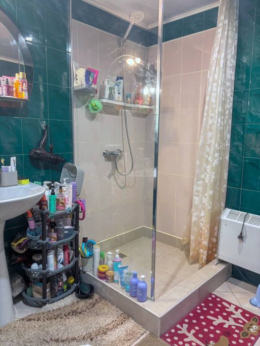 Продається просторий, комфортний будинок в м. Апостолове.