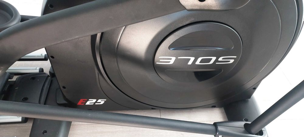 Orbitrek model SOLE E25