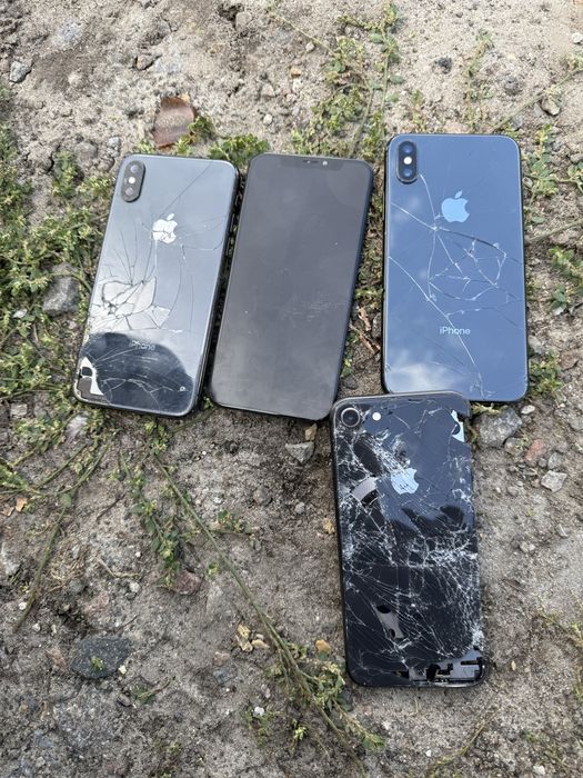 Продам лот телефонов iphone X и 8