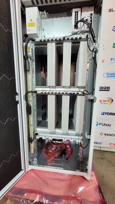 Серверный шкаф ERICSSON с охлаждением.