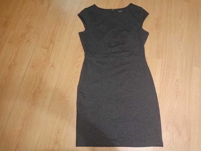 Dopasowana sukienka szara Limited Marks&Spencer