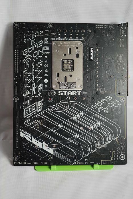 Материнська плата ASUS ROG Strix B650-A Gaming Wi-Fi AM5 Ryzen 5/7/9