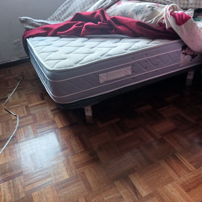 Vendo cama de solteiro com estúdio